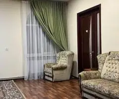 Продам 2 комнатную сталинка, Солнечный