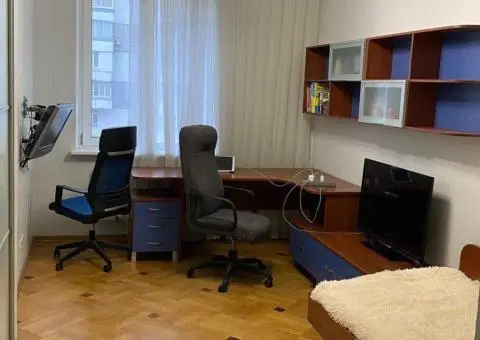 Продам 4-х кімнатну квартиру в центрі, вул. Жуковского - 2/10