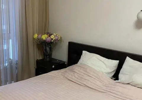 Продам 4-х кімнатну квартиру в центрі, вул. Жуковского - 5/10