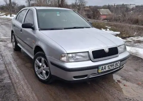 Продам гарну Шкоду (без вкладень) - 2/3