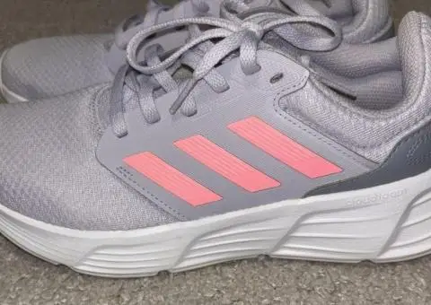 Кросівки Adidas. - 2/3