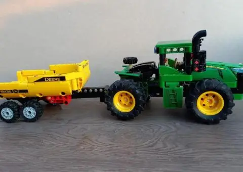 LEGO Technic 42136 John Deere 9620R 4WD - 2/3