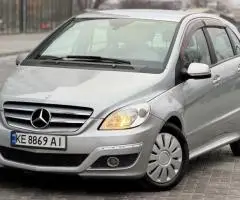 Продам Mercedes-Benz B-class 2010 год Автомат !