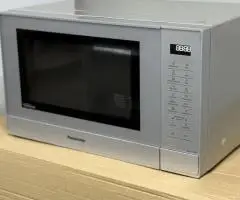 Нова Сенсорна мікрохвильова піч Panasonic Привезена з Європи.