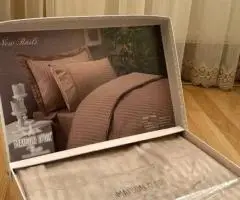 Продам новий комплект постільної білизни Maison у бежевому кольорі.