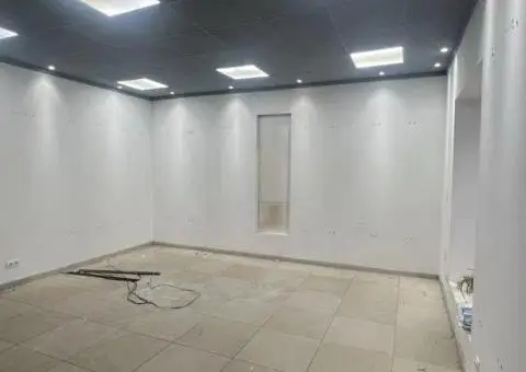Оренда комерційного приміщення 70м кв на вул. Б.Хмельницького 106 - 2/3