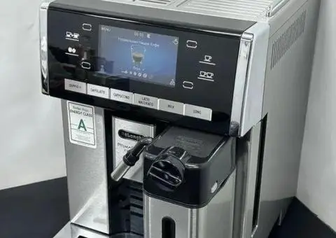 Кавоварка кофемашина Delonghi Magnifica Exclusive ESAM6850 - 1/3