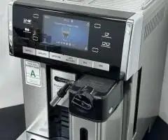 Кавоварка кофемашина Delonghi Magnifica Exclusive ESAM6850