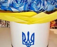 Жовто-блакитні троянди