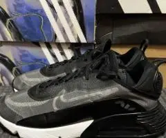 Кросівки чоловічі Nike Air Max 2090 46(30см) оригінал