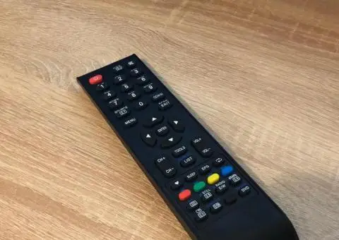 Телевізор Bravis 32 дюйма + Xiaomi Mi Box 4K Smart TV