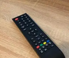 Телевізор Bravis 32 дюйма + Xiaomi Mi Box 4K Smart TV