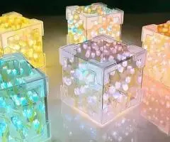 Декоративні світильники-кубики з 3D-квітами