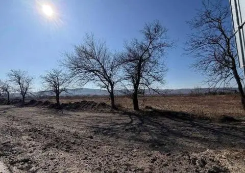 Земельна ділянка комерційного призначення — 1 га - 2/3