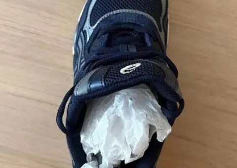 Продам кроссовки asics - 1/3