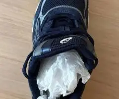 Продам кроссовки asics