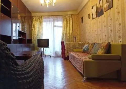 Сдам без комісії власну 3-кімнатну квартиру в Київі біля метро Лівобережна. Тривало або подобово - 1/10