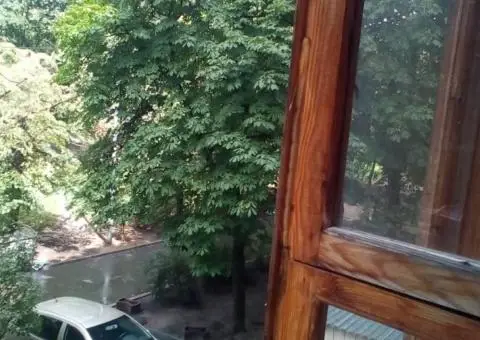 Сдам без комісії власну 3-кімнатну квартиру в Київі біля метро Лівобережна. Тривало або подобово - 9/10