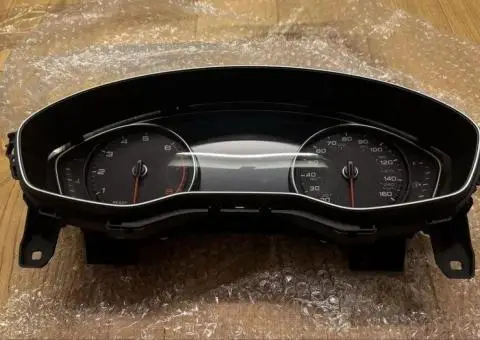 Панель приладів Audi Q5 приборка, щиток приладів, instrument cluster - 1/3