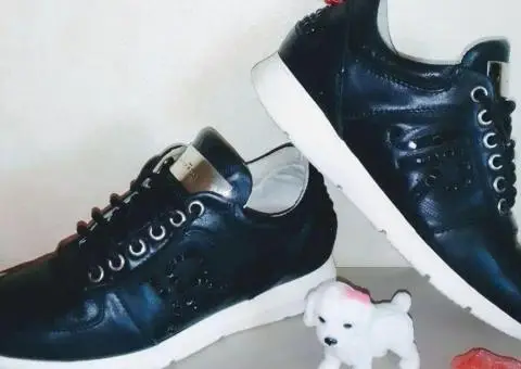 Кожаные кроссовки RICHMOND и шлепанцы CROCS. Размер 36(23 см). - 1/3