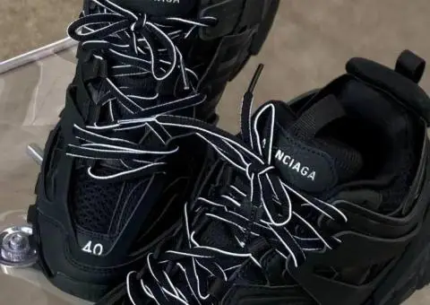 Жіночі кросівки Balenciaga Track 3.0 All Black - 1/3