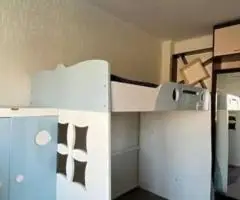 Продам дитячий гарнітур Ліжко, шафа, стіл.