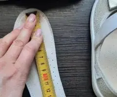 Макасіни,тапки валді в ідеальному стані