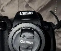 Фотоапарат Canon 650 D