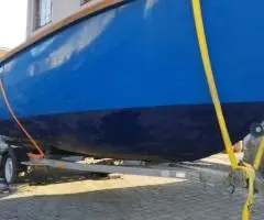 Моторная Яхта из Красного дерева,