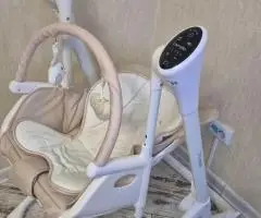 Заколисуючий центр+стілець для годування Carrello Triumph