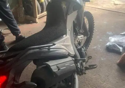 Мотор та Інші Запчастини Loncin 250 LX-2 Вилка, Колеса, Пластик Прибор - 1/3