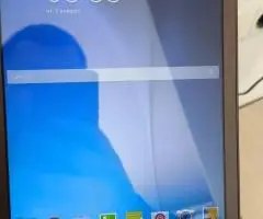 Планшет Samsung Tab E 9.6(SM-T561)