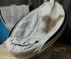 Заколисуючий центр 4Moms