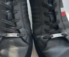 Продам кросівки Tommy Hilfiger