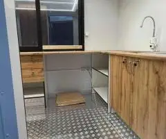 Торговий кіоск, причіп, фудтрак, кухня на колесах