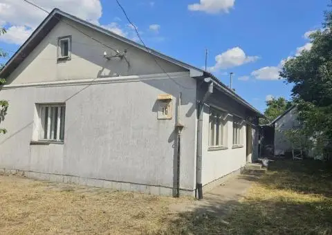 Продаж будинку у Львові. 10сот землі. - 1/3