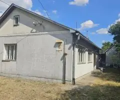 Продаж будинку у Львові. 10сот землі.