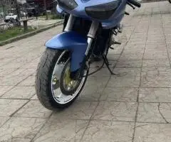 Kawasaki ZX750r