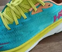 Бігові кросівки sample hoka one one clifton 9(устілка 26 см,42 розмір)