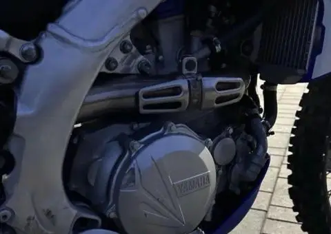 Yamaha YZ450F. - 2/3