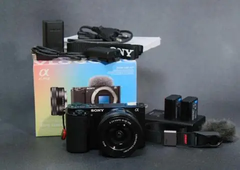 Sony ZV-E10 + kit 16-50mm - 2/3