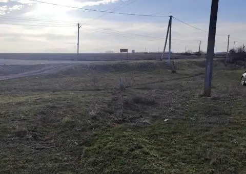 Ділянка з виходом на ріку біля Хутора Надія. 41 сотка, асфальт, світло - 1/3
