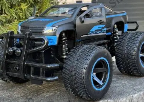 Джип на радіоуправлінні Protector Monster Truck Синій, на пульту - 2/3