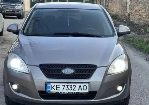 Kia ceed 2008 Автомат 1.6газ/бенз - 1/3