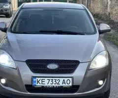 Kia ceed 2008 Автомат 1.6газ/бенз