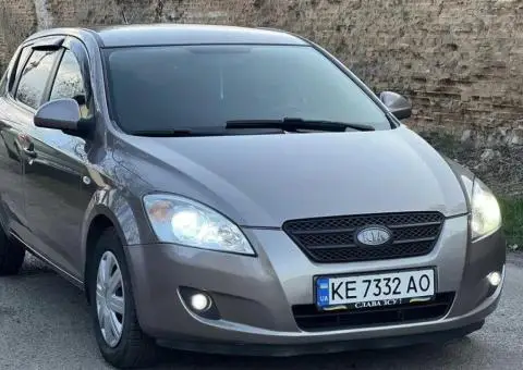Kia ceed 2008 Автомат 1.6газ/бенз - 3/3