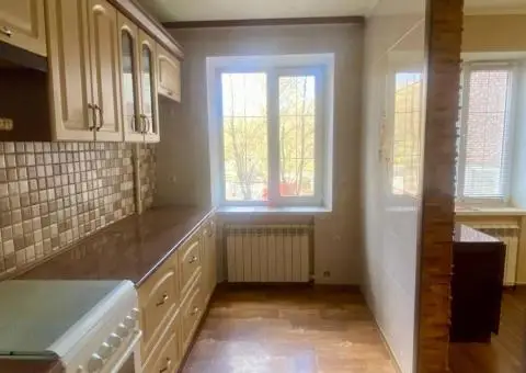 продам 3 комнатную квартиру Тополь 3 - 4/10
