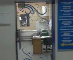 Скляні двері