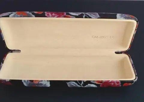 Футляр для окулярів - 3/4