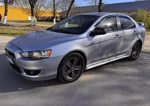 Mitsubishi Lancer X - 1/3